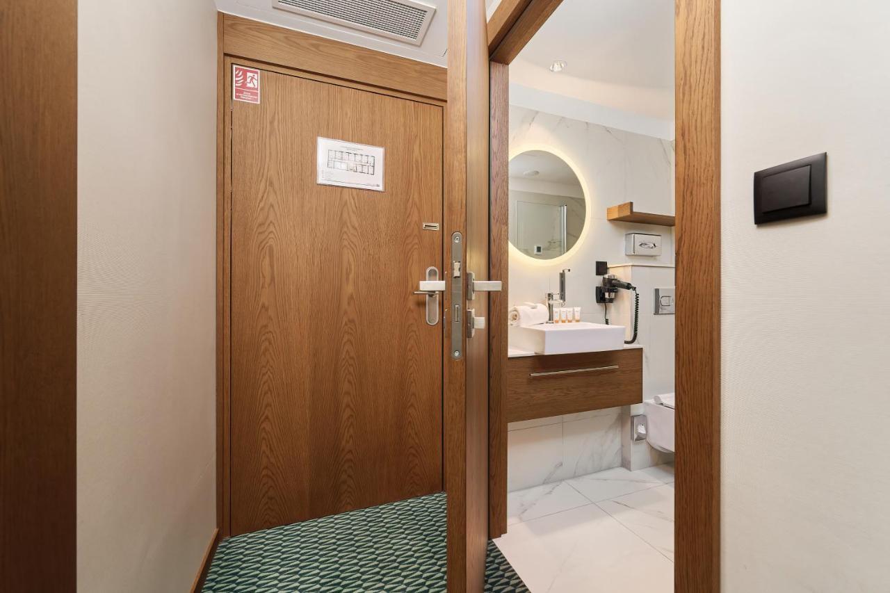 Gwarna Aparthotel City Center Wroclaw By Noclegi Renters Exterior photo